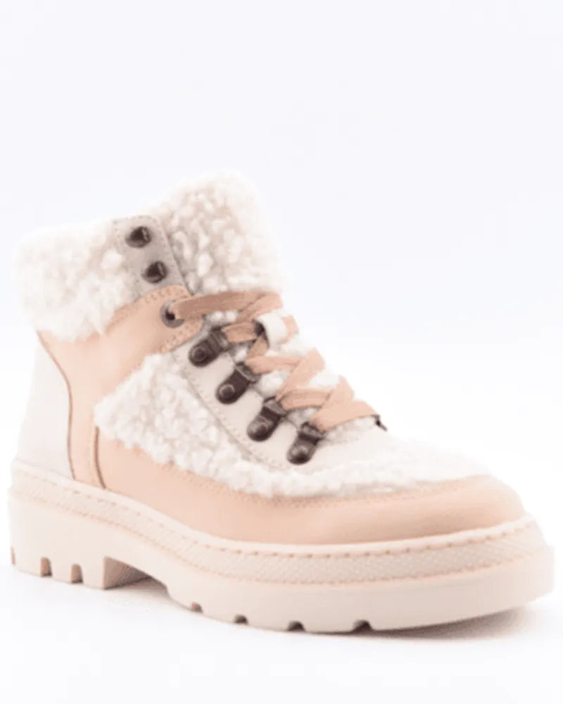 Venture Out Lace-Up Hiker Boot